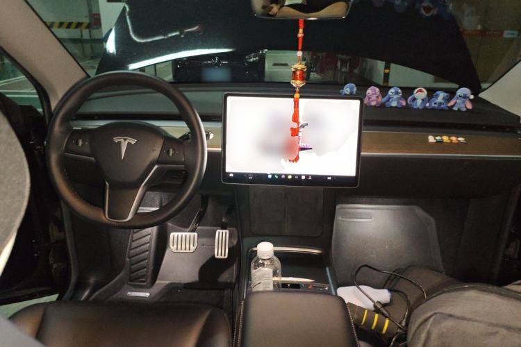 Used Tesla Model Y 2022 Performance High-Performance All-Wheel-Drive Version Center Console