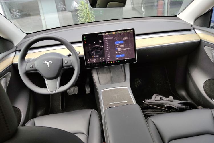 Used Tesla Model Y 2022 Revised Version Rear-Wheel Drive Center Console