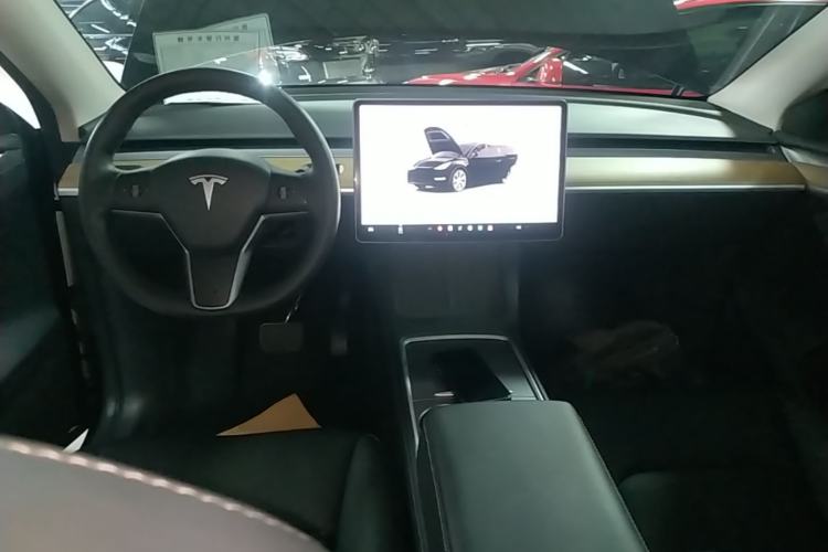 Used Tesla Model Y 2022 Long-Range All-Wheel-Drive Version Center Console