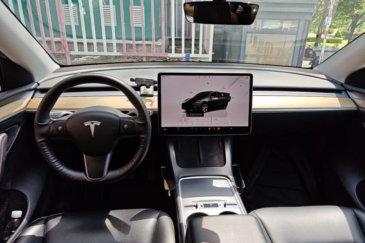 Used Tesla Model Y 2022 Revised Version Long-Range All-Wheel Drive Center Console