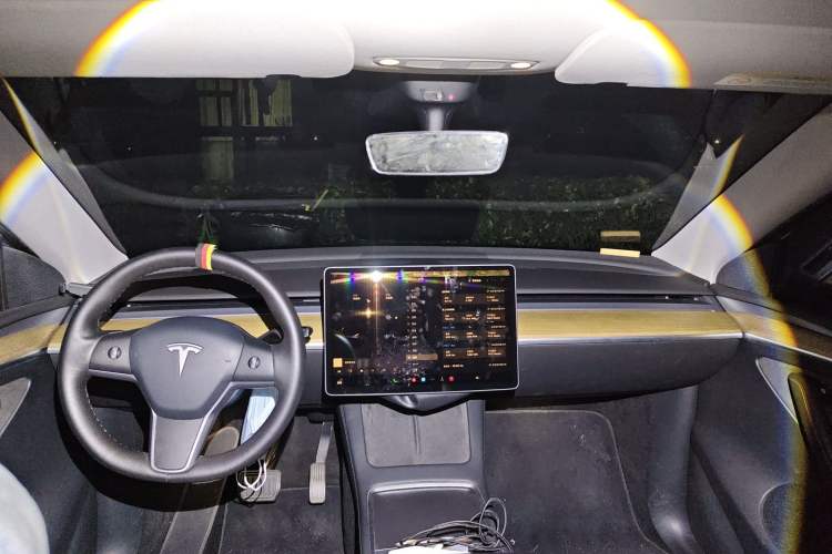 Used Tesla Model Y 2022 Rear-Wheel-Drive Version Center Console
