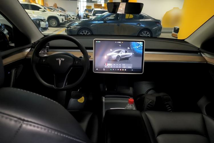 Used Tesla Model Y 2022 Rear-Wheel-Drive Version Center Console