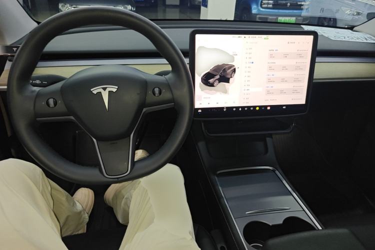 Used Tesla Model Y 2022 Revised Version Rear-Wheel Drive Center Console