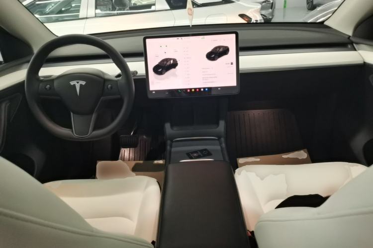 Used Tesla Model Y 2022 Rear-Wheel-Drive Version Center Console