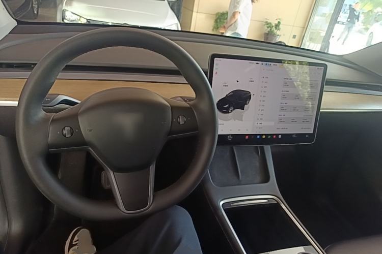 Used Tesla Model Y 2022 Revised Version Rear-Wheel Drive Center Console