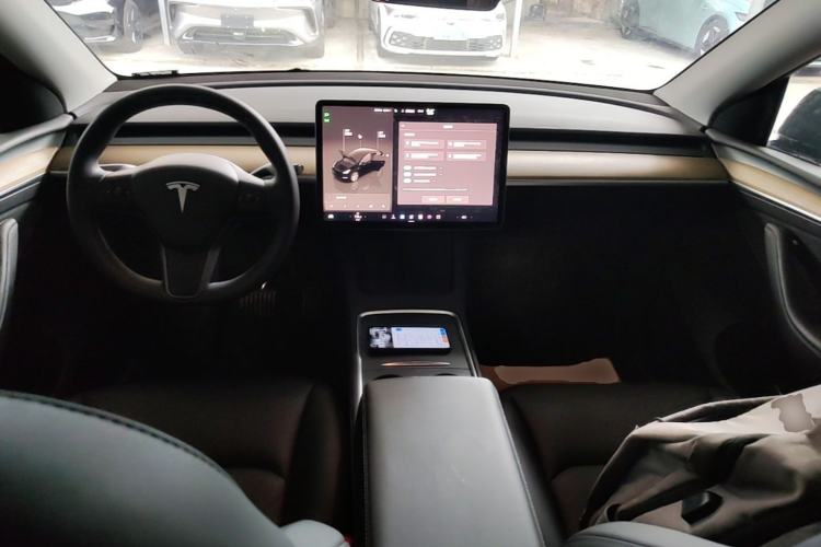 Used Tesla Model Y 2022 Revised Version Long-Range All-Wheel Drive Center Console