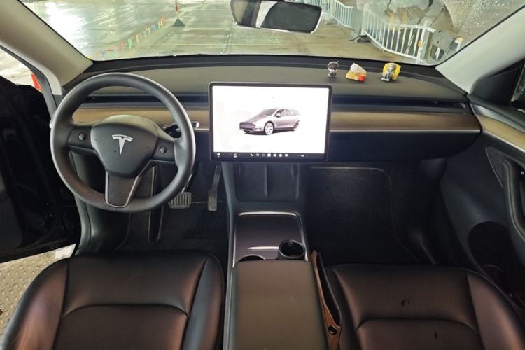 Used Tesla Model Y 2022 Rear-Wheel-Drive Version Center Console