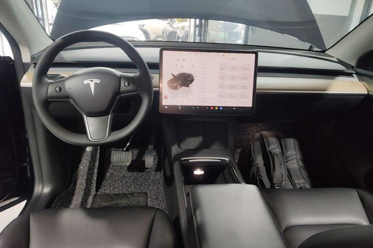 Used Tesla Model Y 2022 Rear-Wheel-Drive Version Center Console