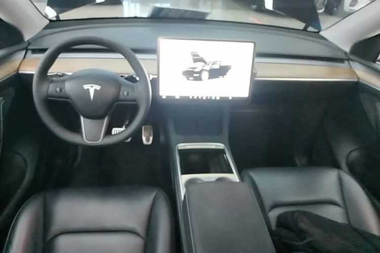 Used Tesla Model Y 2022 Revised Version Long-Range All-Wheel Drive Center Console