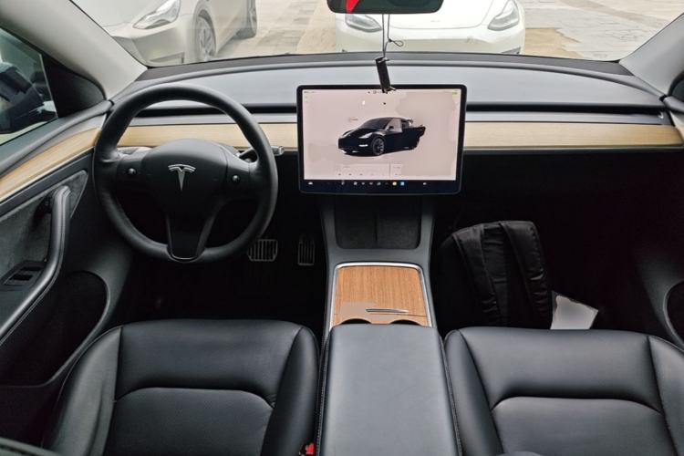 Used Tesla Model Y 2022 Revised Version Long-Range All-Wheel Drive Center Console