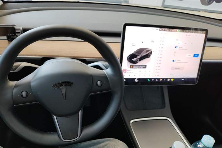 Used Tesla Model Y 2022 Revised Version Rear-Wheel Drive Center Console