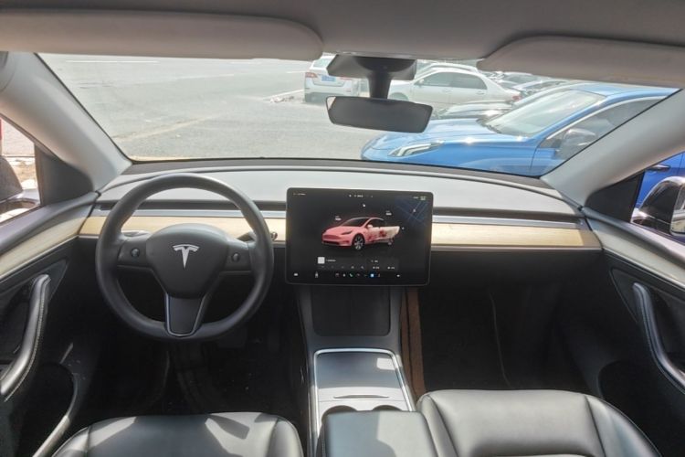 Used Tesla Model Y 2022 Revised Version Rear-Wheel Drive Center Console