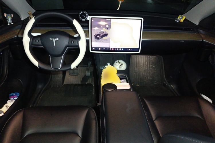 Used Tesla Model Y 2022 Rear-Wheel-Drive Version Center Console