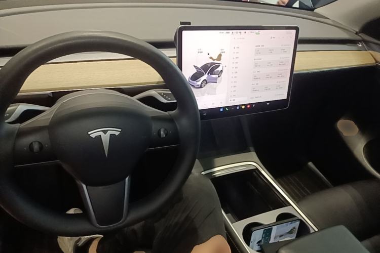 Used Tesla Model Y 2022 Revised Version Rear-Wheel Drive Center Console