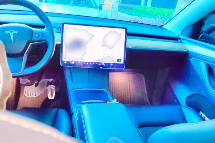 Used Tesla Model Y 2022 Rear-Wheel-Drive Version Center Console