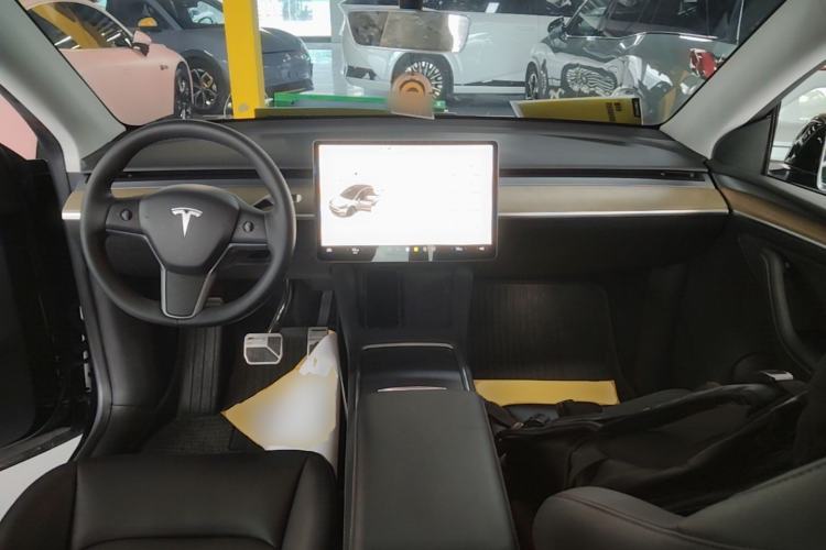 Used Tesla Model Y 2022 Revised Version Long-Range All-Wheel Drive Center Console