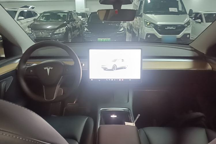 Used Tesla Model Y 2022 Rear-Wheel-Drive Version Center Console