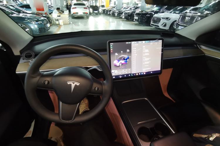 Used Tesla Model Y 2022 Revised Version Rear-Wheel Drive Center Console