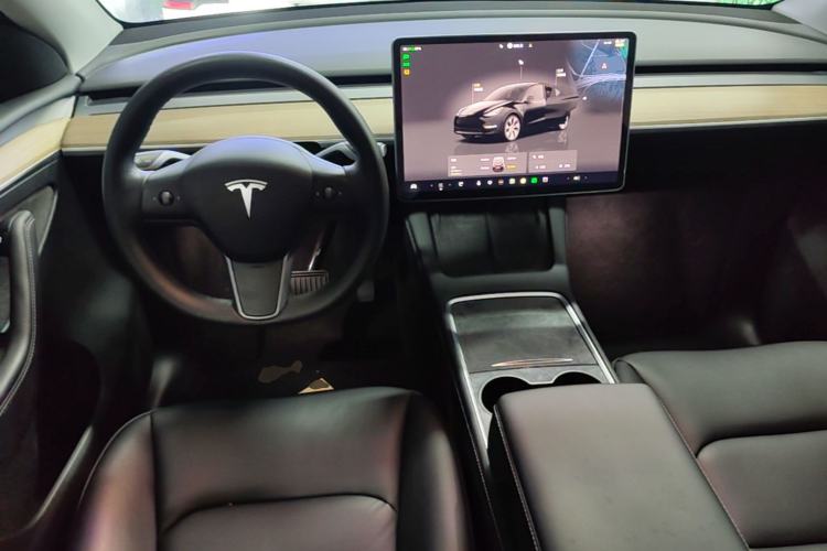 Used Tesla Model Y 2022 Rear-Wheel-Drive Version Center Console