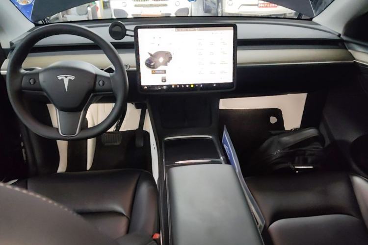 Used Tesla Model Y 2022 Revised Version Long-Range All-Wheel Drive Center Console