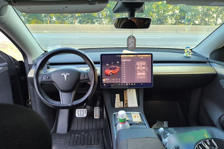 Used Tesla Model Y 2022 Revised Version Long-Range All-Wheel Drive Center Console