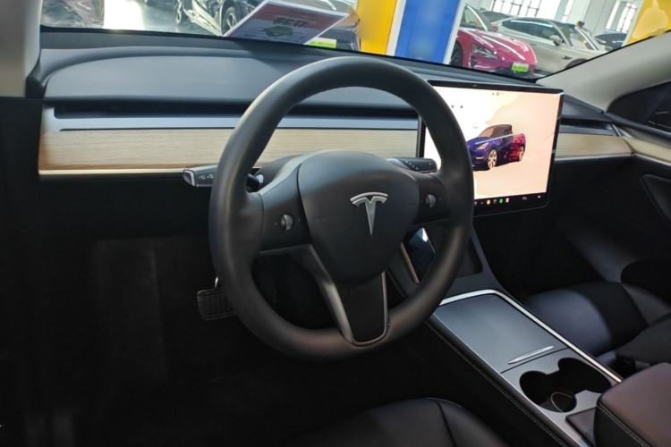 Used Tesla Model Y 2022 Revised Version Rear-Wheel Drive Center Console