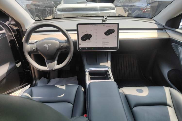 Used Tesla Model Y 2022 Rear-Wheel-Drive Version Center Console