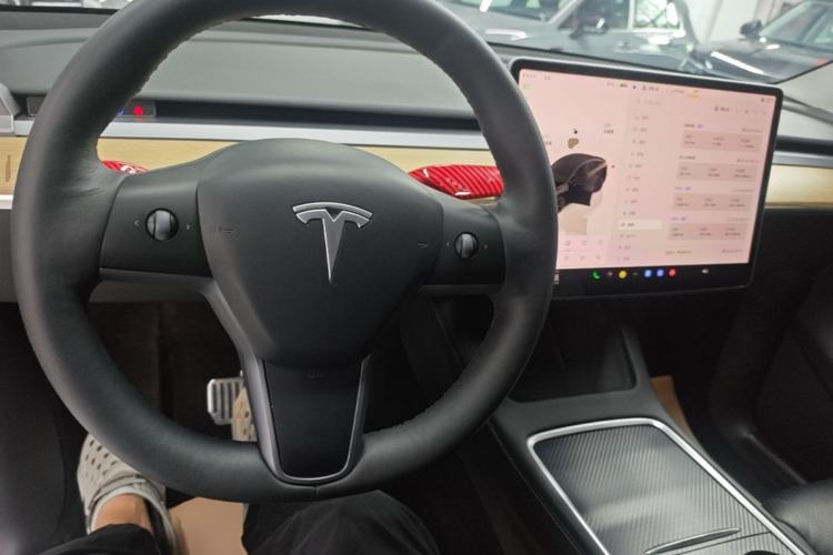 Used Tesla Model Y 2022 Rear-Wheel-Drive Version Center Console
