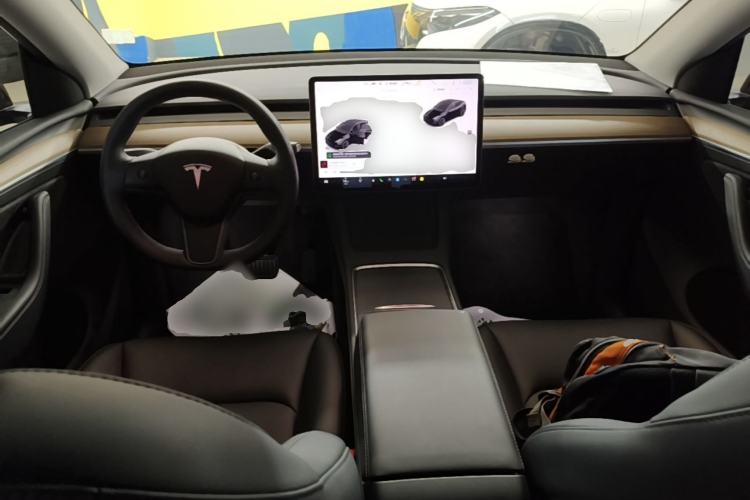 Used Tesla Model Y 2022 Rear-Wheel-Drive Version Center Console