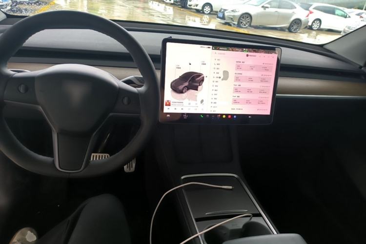 Used Tesla Model Y 2022 Rear-Wheel-Drive Version Center Console