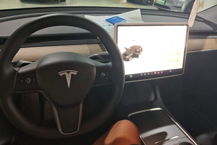 Used Tesla Model Y 2022 Revised Version Rear-Wheel Drive Center Console