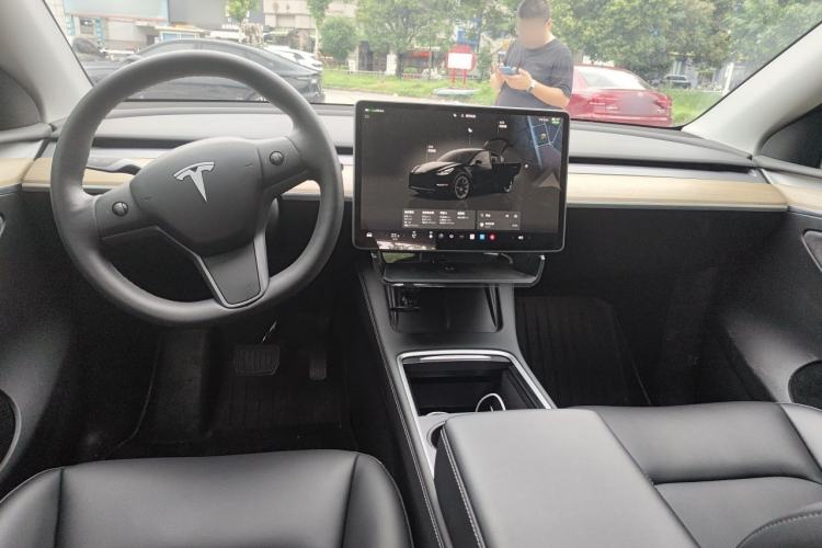 Used Tesla Model Y 2022 Revised Version Rear-Wheel Drive Center Console