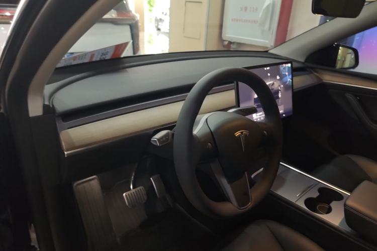 Used Tesla Model Y 2022 Revised Version Rear-Wheel Drive Center Console