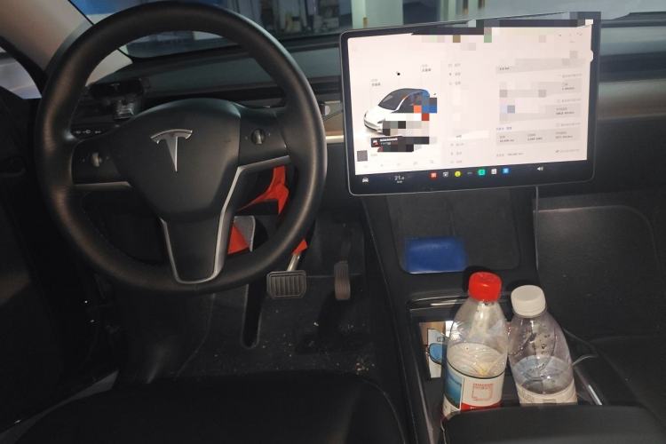 Used Tesla Model Y 2022 Rear-Wheel-Drive Version Center Console