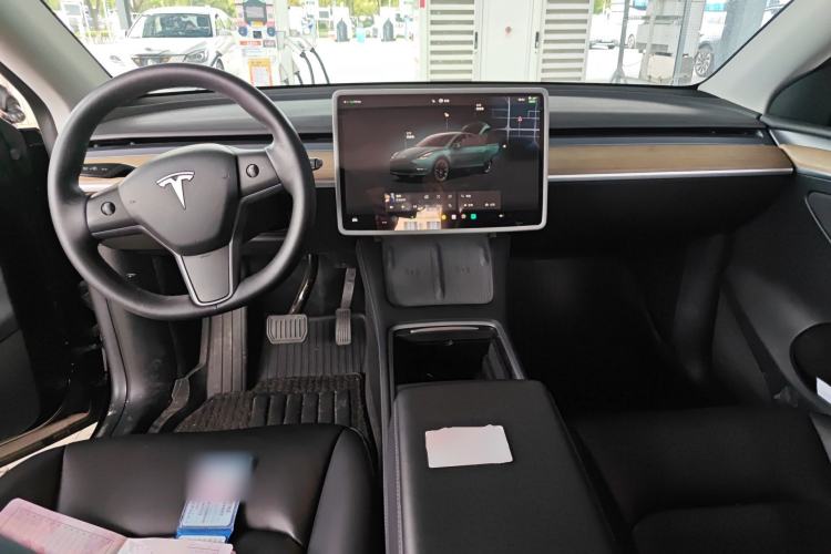 Used Tesla Model Y 2022 Rear-Wheel-Drive Version Center Console