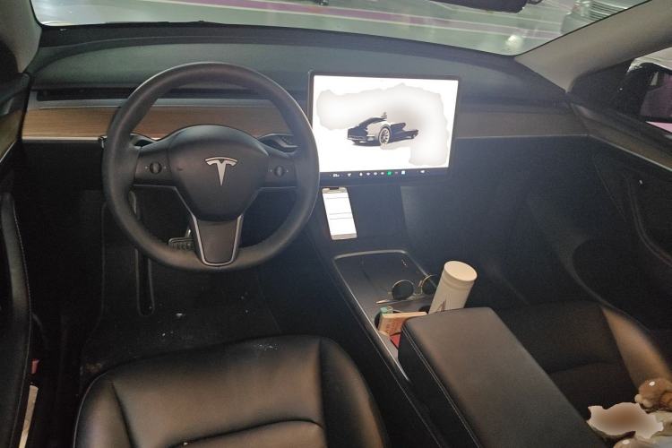 Used Tesla Model Y 2022 Rear-Wheel-Drive Version Center Console