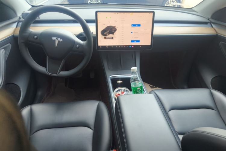 Used Tesla Model Y 2022 Rear-Wheel-Drive Version Center Console