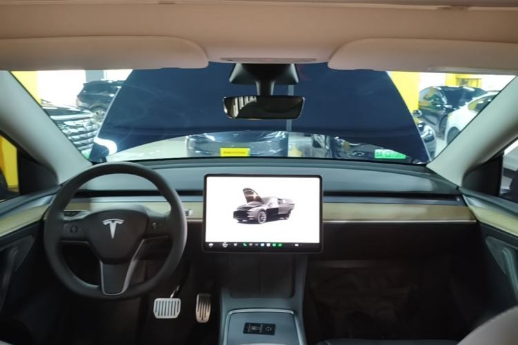 Used Tesla Model Y 2022 Rear-Wheel-Drive Version Center Console