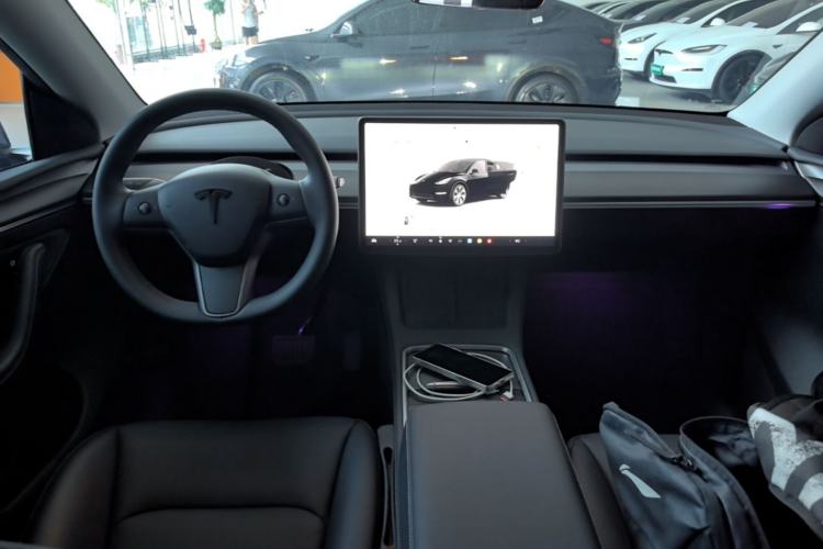 Used Tesla Model Y 2022 Revised Version Rear-Wheel Drive Center Console