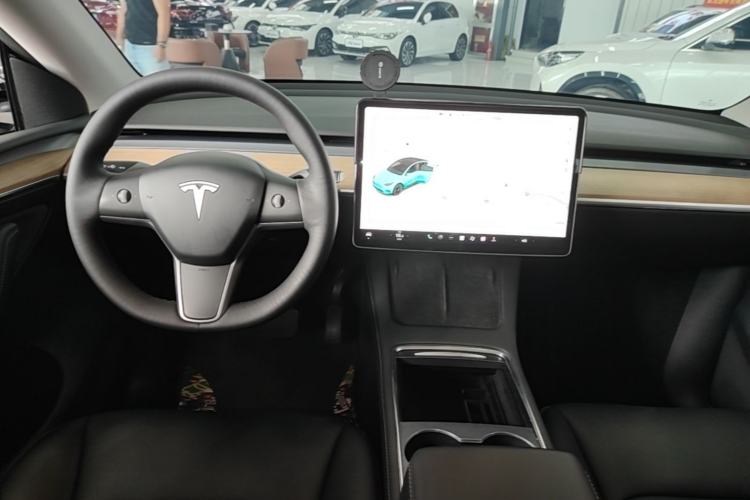 Used Tesla Model Y 2022 Rear-Wheel-Drive Version Center Console