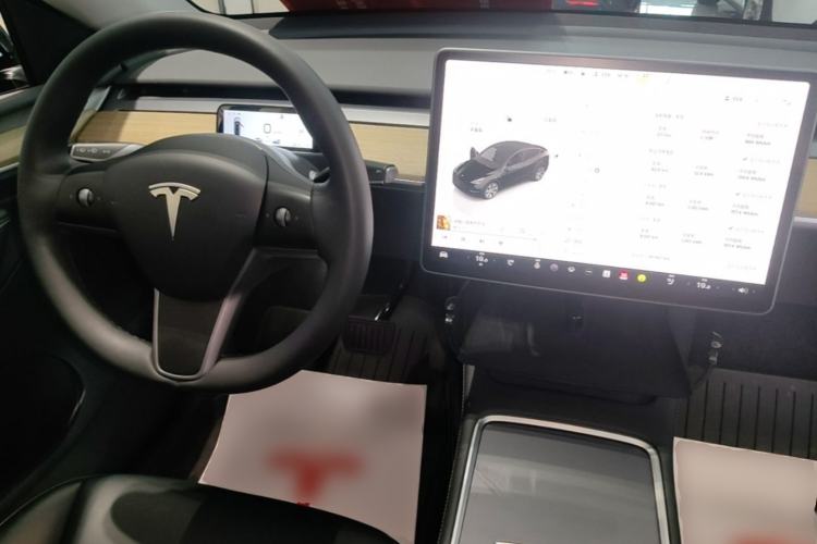 Used Tesla Model Y 2022 Revised Version Long-Range All-Wheel Drive Center Console