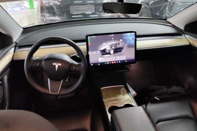 Used Tesla Model Y 2022 Revised Version Long-Range All-Wheel Drive Center Console