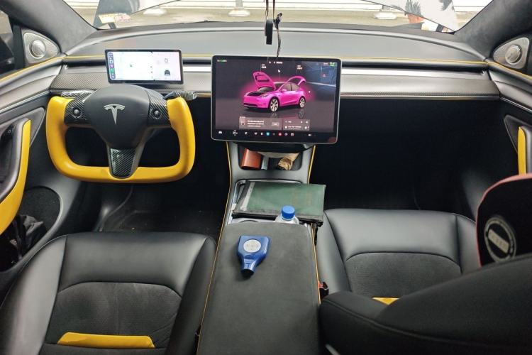 Used Tesla Model Y 2022 Rear-Wheel-Drive Version Center Console