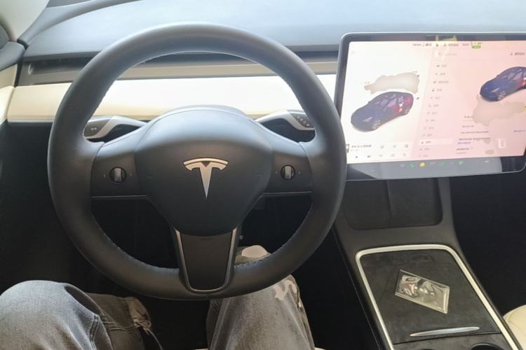 Used Tesla Model Y 2022 Rear-Wheel-Drive Version Center Console