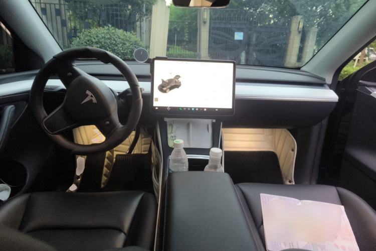 Used Tesla Model Y 2022 Rear-Wheel-Drive Version Center Console