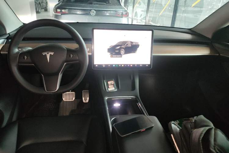 Used Tesla Model Y 2022 Rear-Wheel-Drive Version Center Console