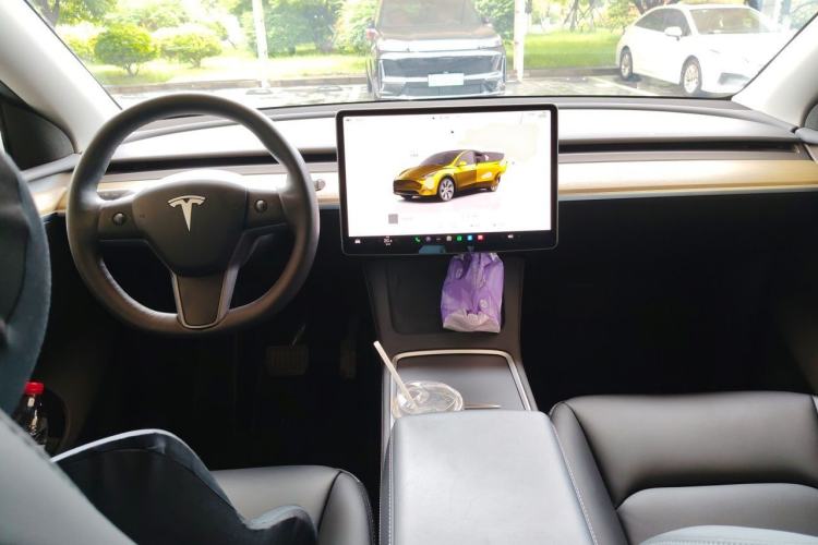Used Tesla Model Y 2022 Revised Version Rear-Wheel Drive Center Console