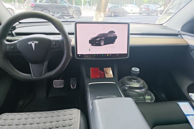 Used Tesla Model Y 2022 Revised Version Rear-Wheel Drive Center Console