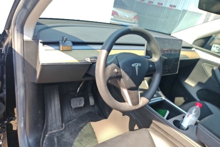 Used Tesla Model Y 2022 Revised Version Rear-Wheel Drive Center Console