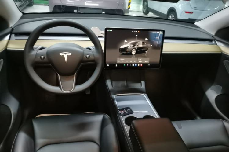 Used Tesla Model Y 2022 Revised Version Rear-Wheel Drive Center Console